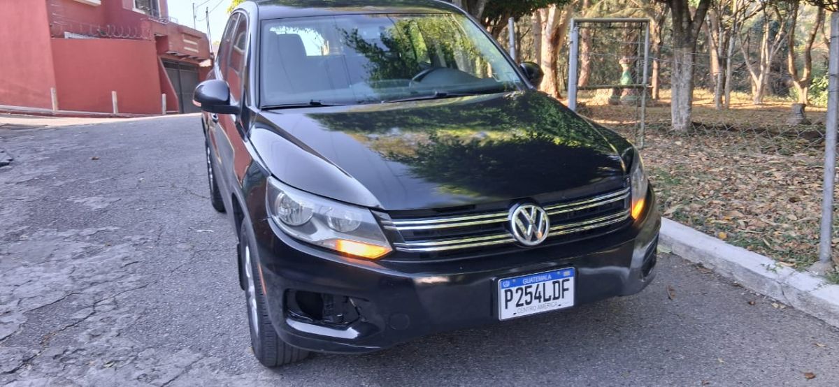 VOLKSWAGEN TIGUAN - 2013                                        