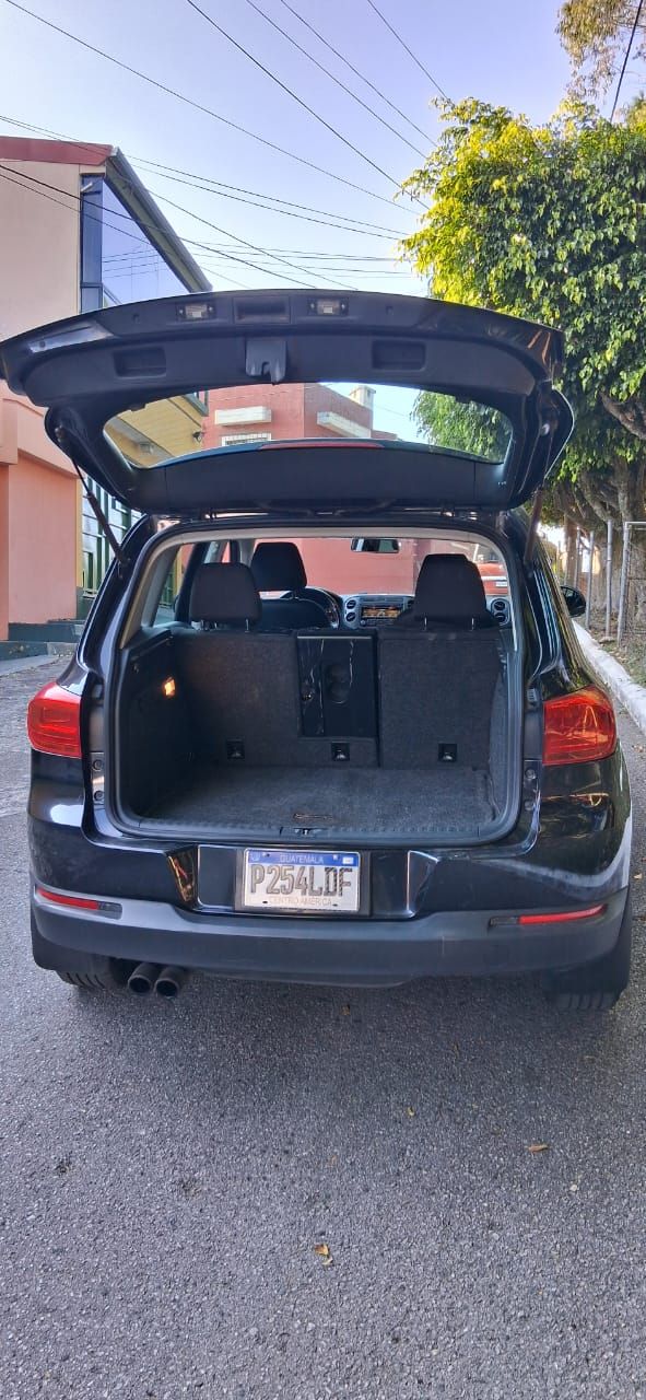 VOLKSWAGEN TIGUAN - 2013                                        