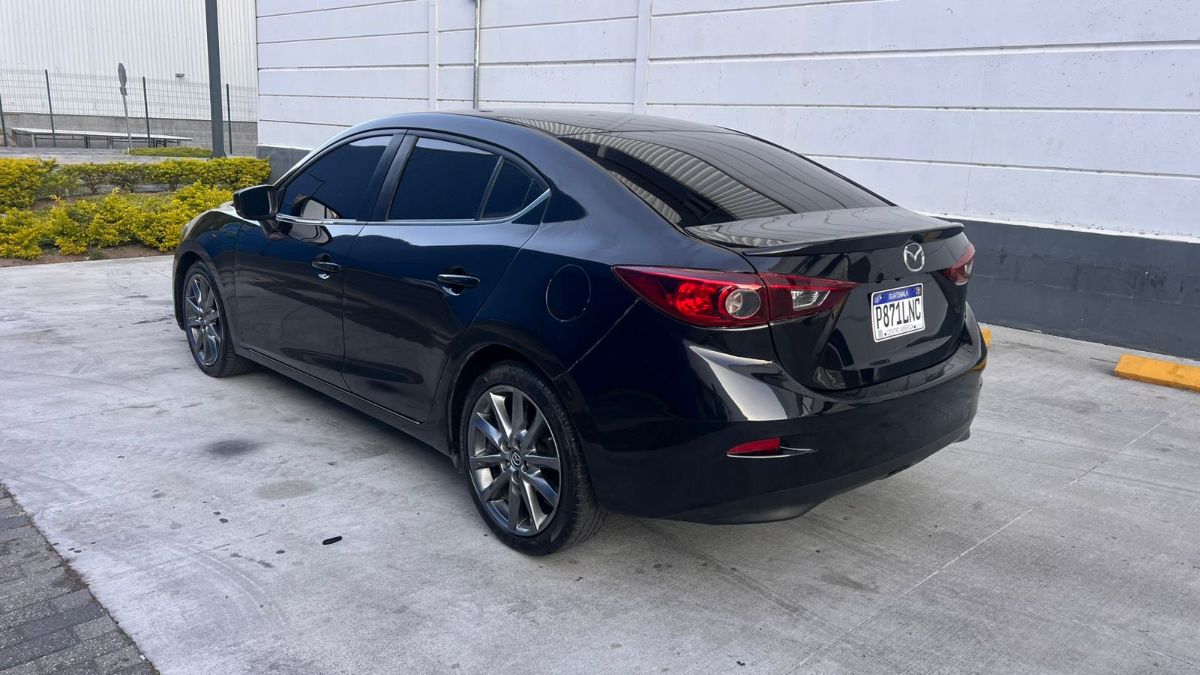 MAZDA 3 TOURING - 2018                                        