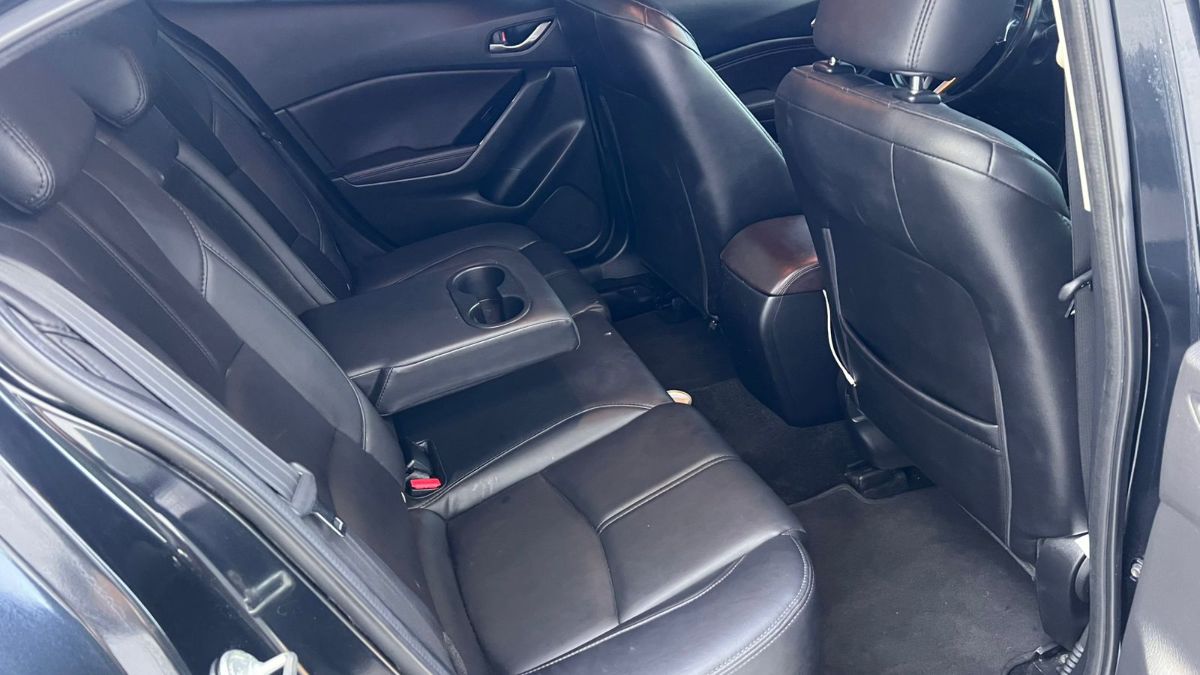 MAZDA 3 TOURING - 2018                                        