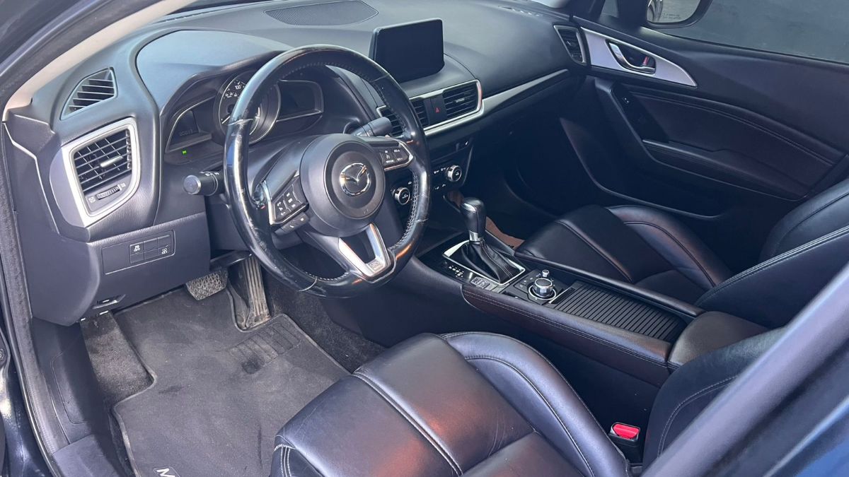 MAZDA 3 TOURING - 2018                                        