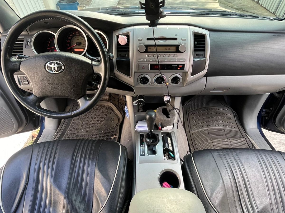 TOYOTA TACOMA - 2006                                        