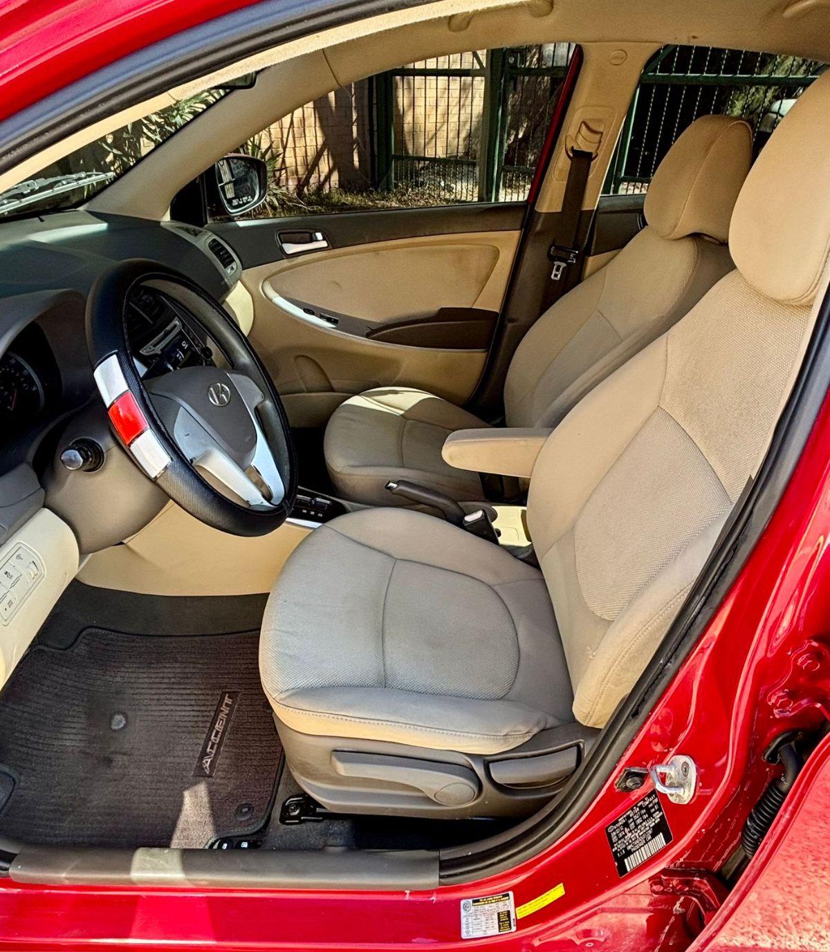 HYUNDAI ACCENT - 2013                                        