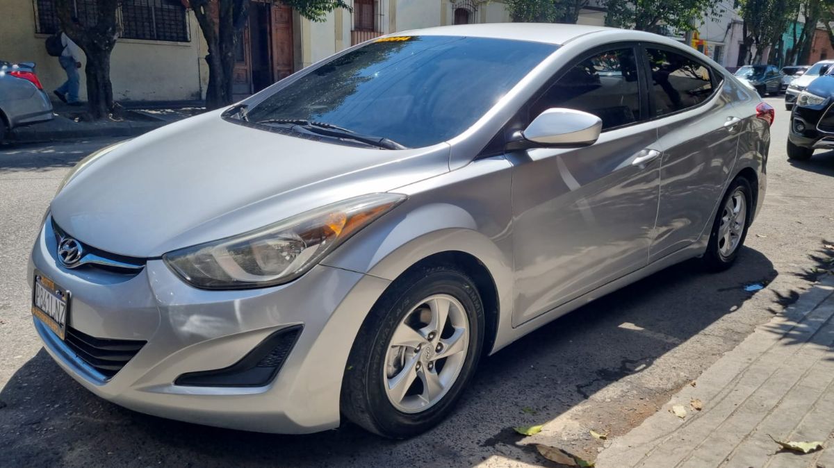HYUNDAI ELANTRA - 2014                                        