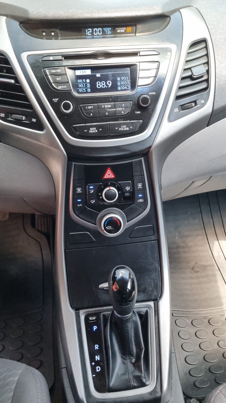 HYUNDAI ELANTRA - 2014                                        