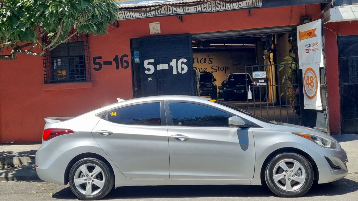 HYUNDAI ELANTRA - 2014                                        