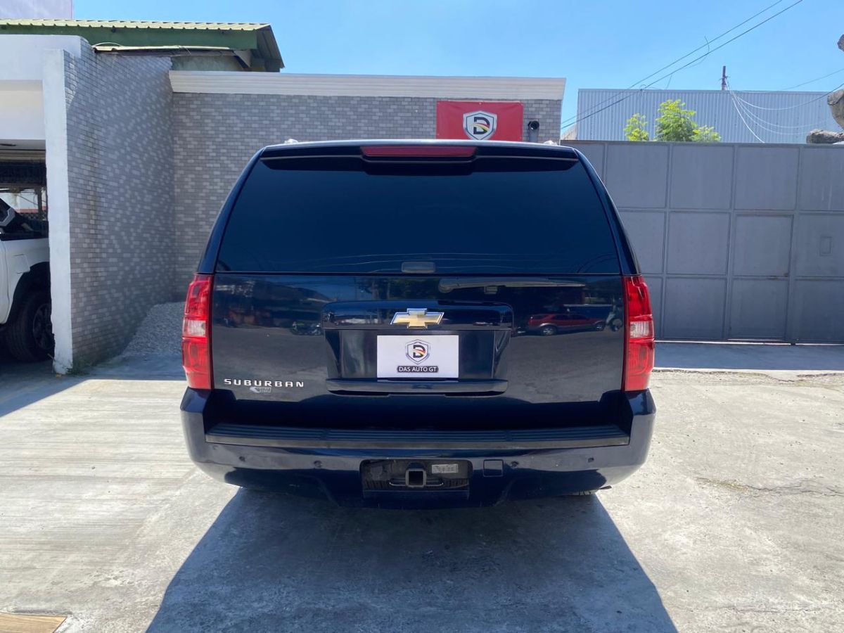 CHEVROLET SUBURBAN LT - 2008                                        
