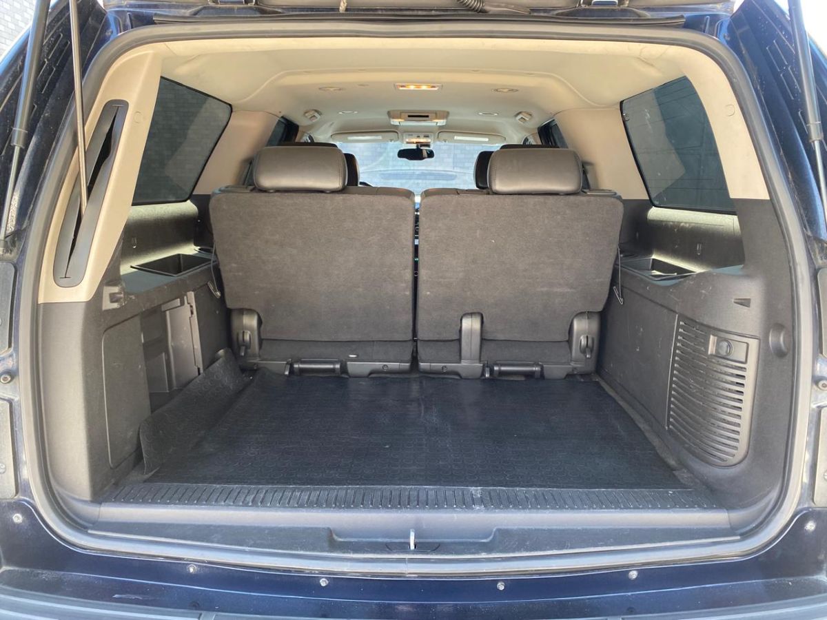 CHEVROLET SUBURBAN LT - 2008                                        