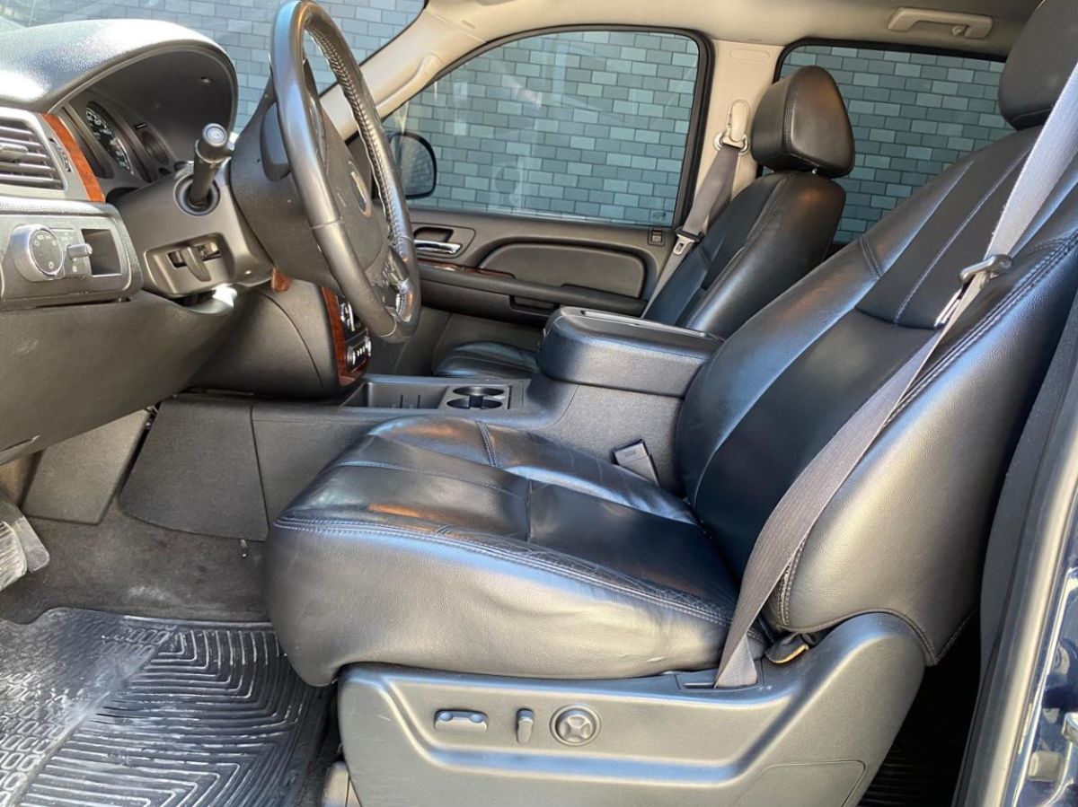 CHEVROLET SUBURBAN LT - 2008                                        