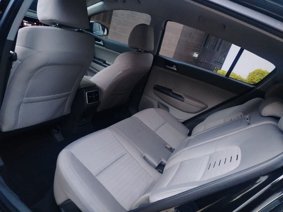 KIA SPORTAGE LX - 2018                                        