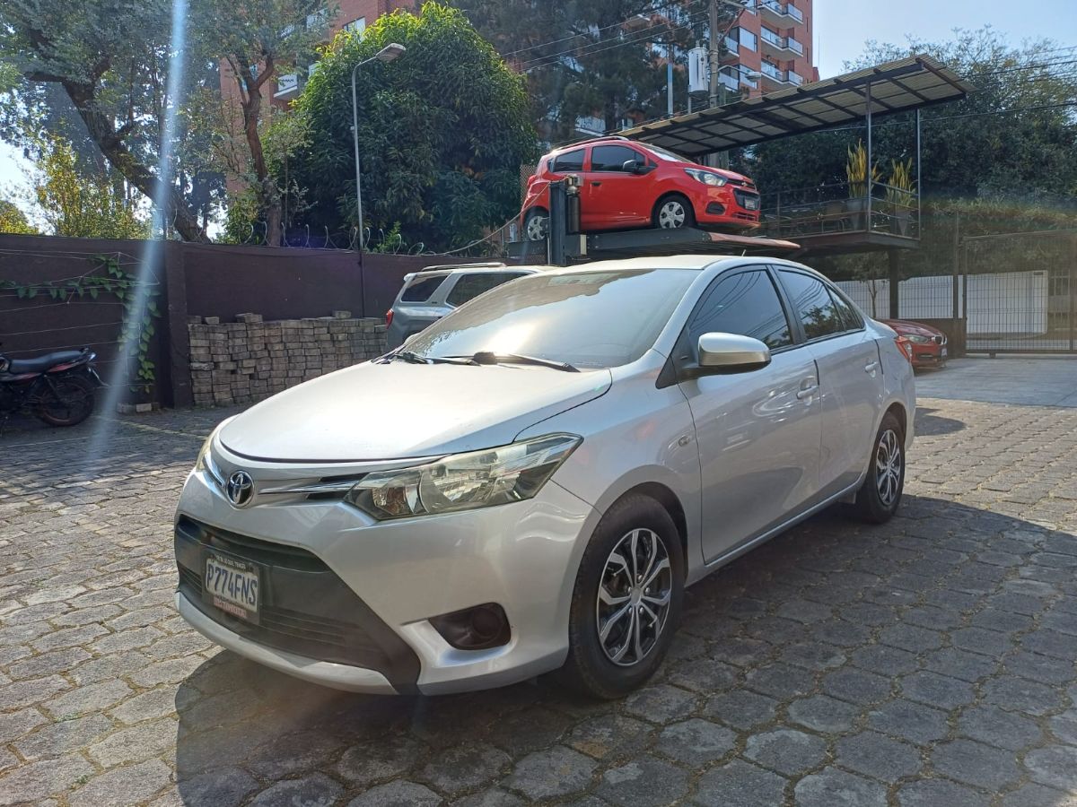 TOYOTA YARIS - 2014                                        