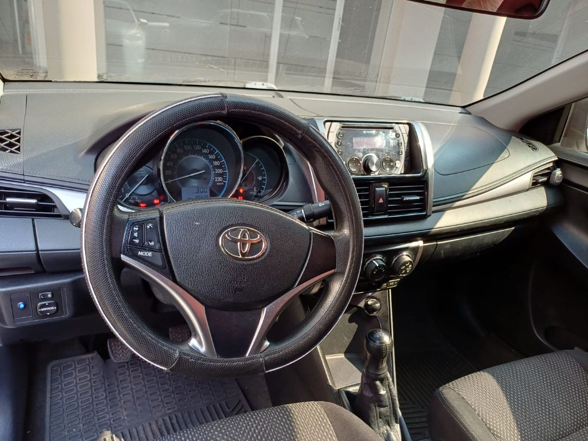 TOYOTA YARIS - 2014                                        