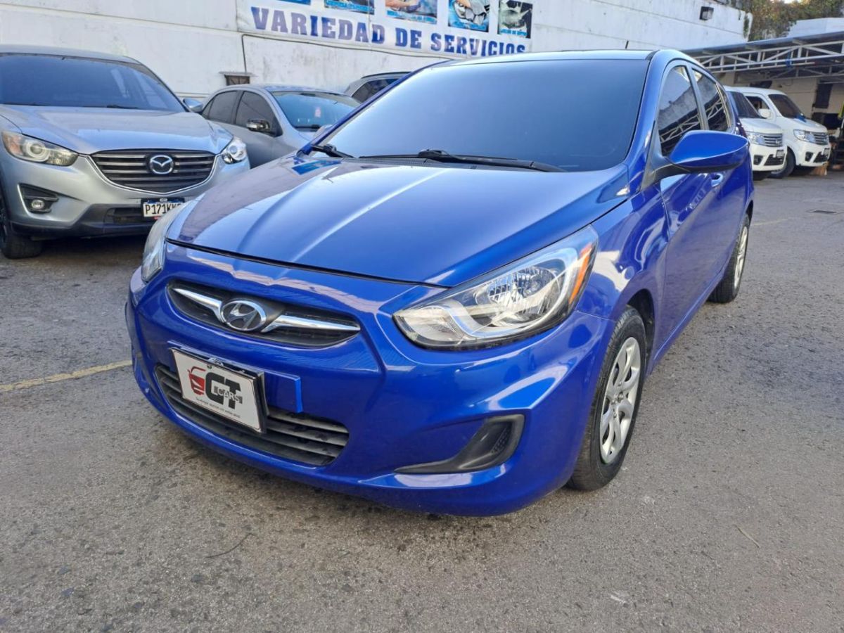 HYUNDAI ACCENT - 2012                                        
