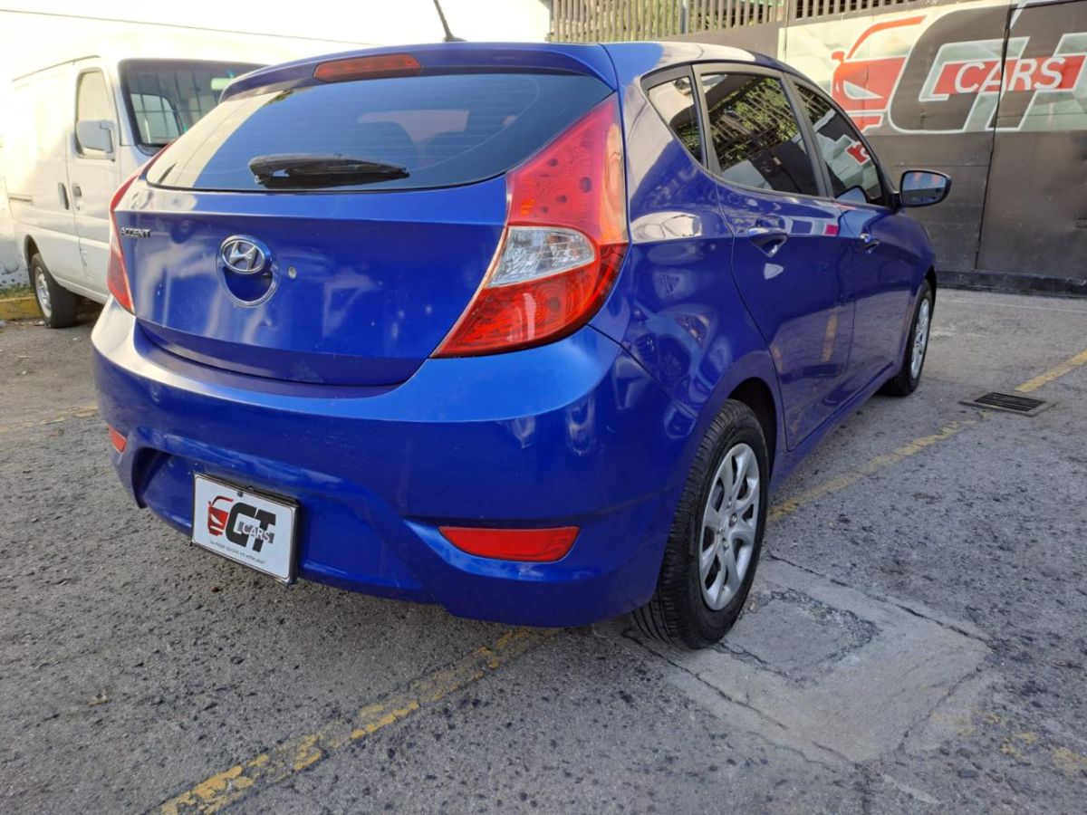 HYUNDAI ACCENT - 2012                                        