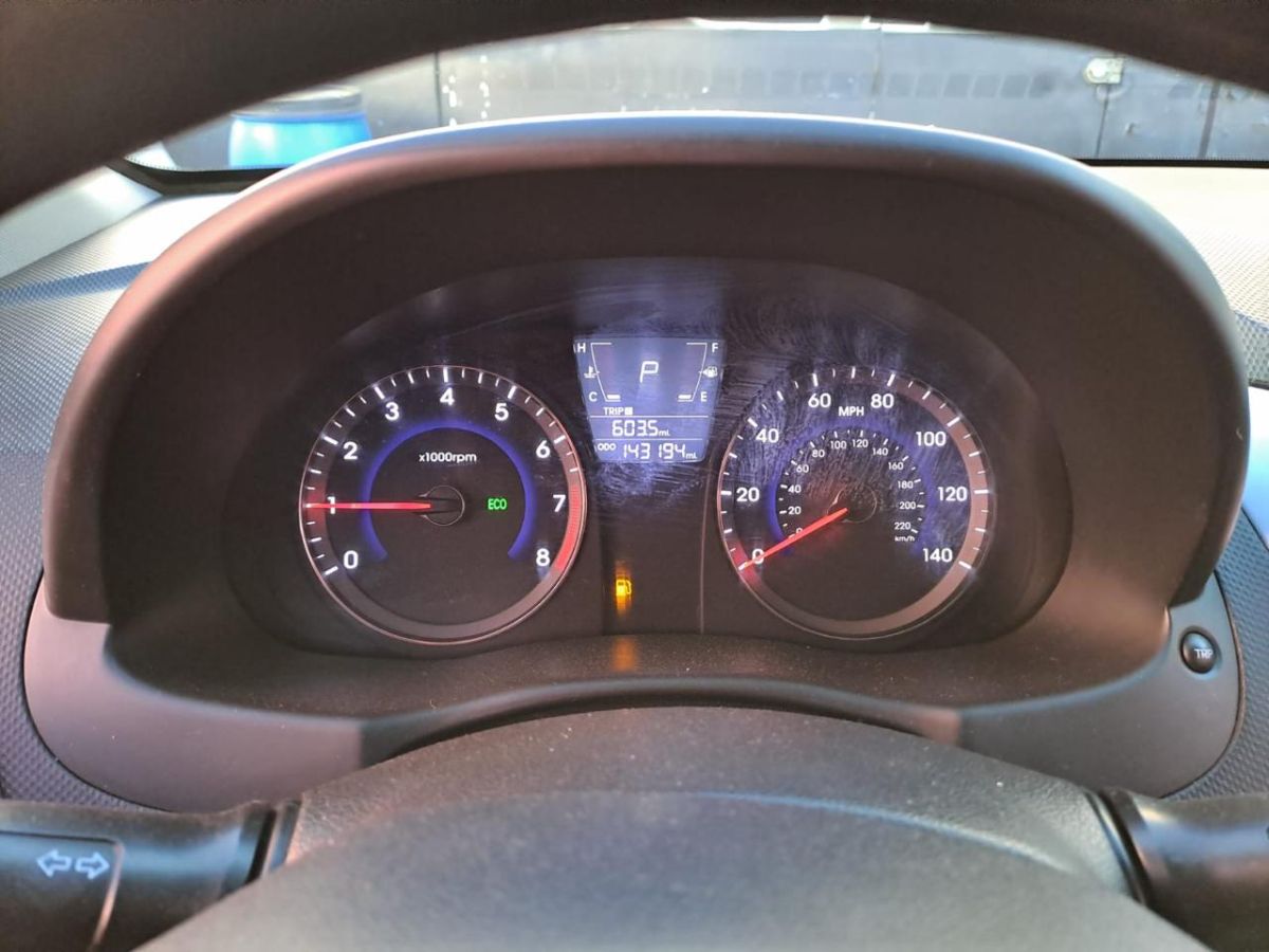 HYUNDAI ACCENT - 2012                                        