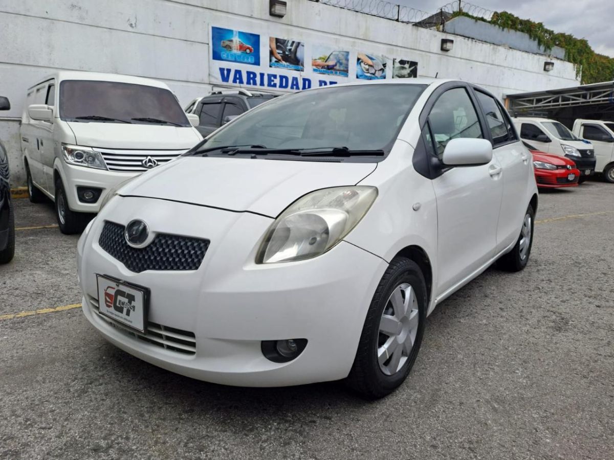 TOYOTA VITZ - 2006                                        