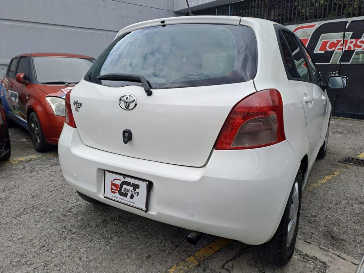 TOYOTA VITZ - 2006                                        