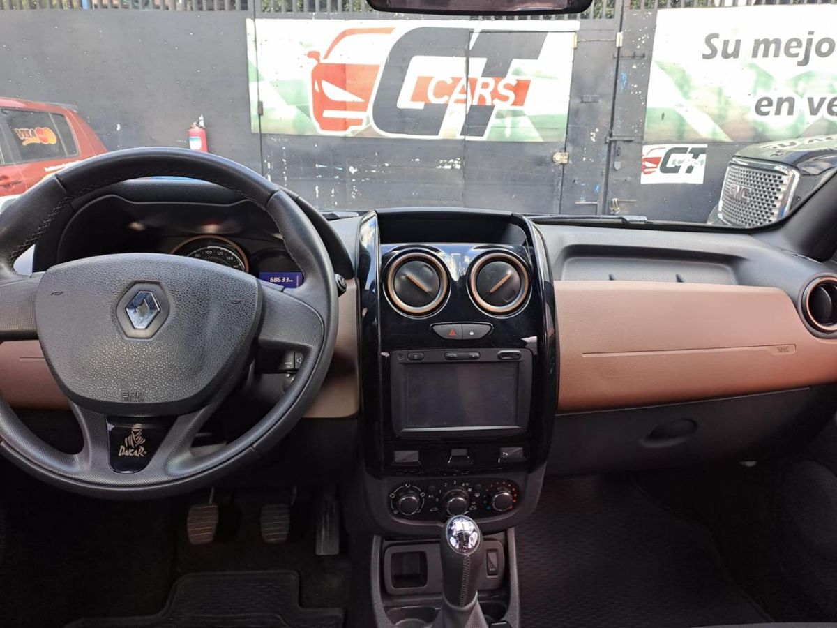 RENAULT DUSTER - 2018                                        