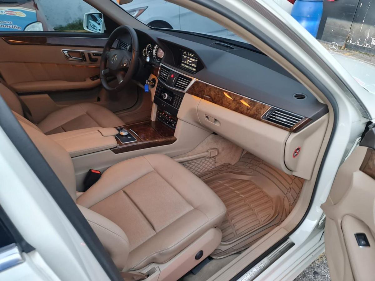 MERCEDES-BENZ E300 - 2011                                        