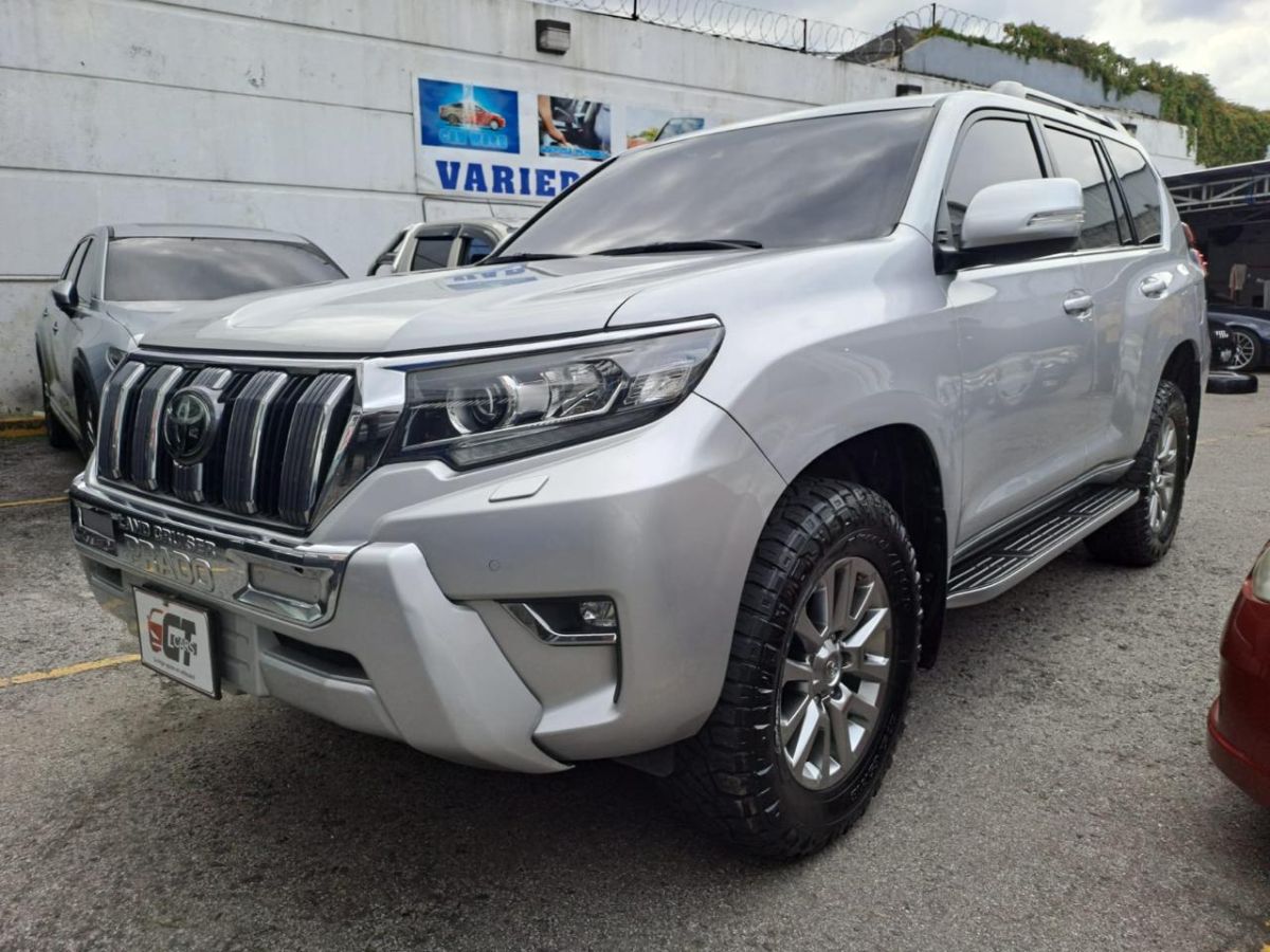 TOYOTA LAND CRUISER VX - 2022                                        
