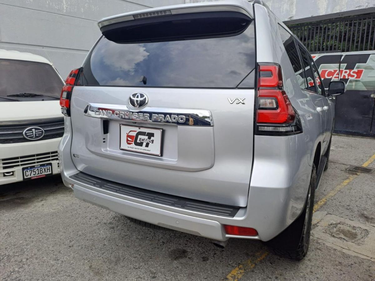 TOYOTA LAND CRUISER VX - 2022                                        