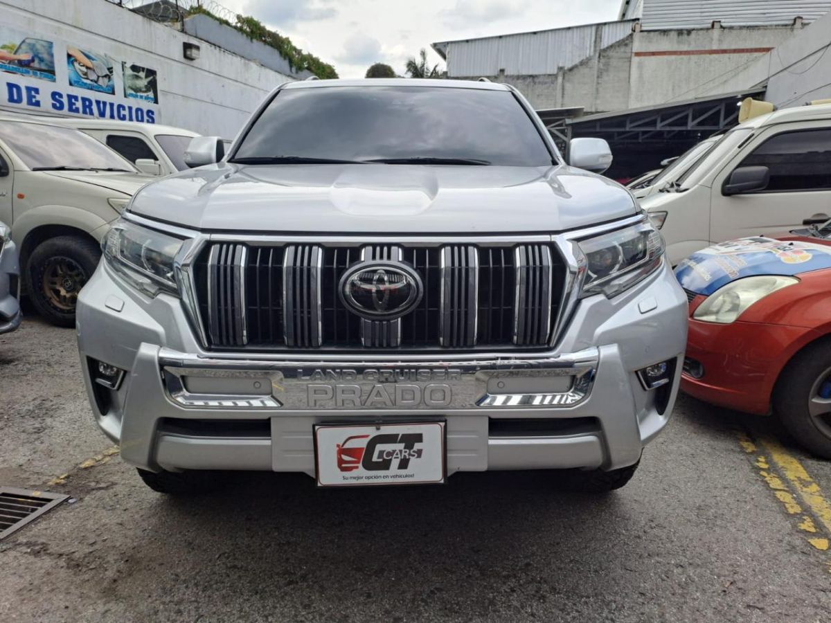 TOYOTA LAND CRUISER VX - 2022                                        