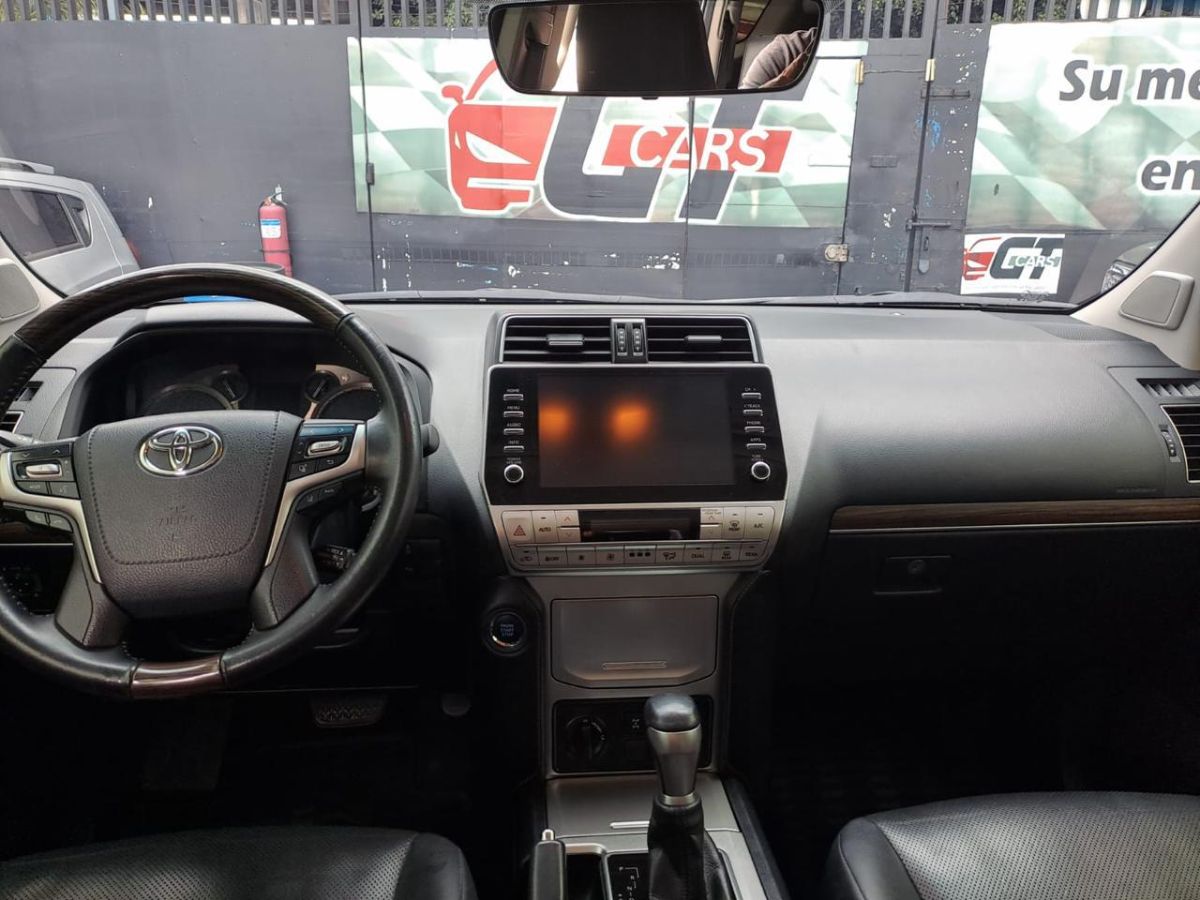 TOYOTA LAND CRUISER VX - 2022                                        