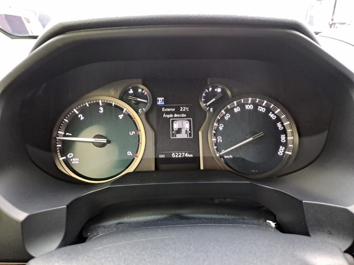 TOYOTA LAND CRUISER VX - 2022                                        