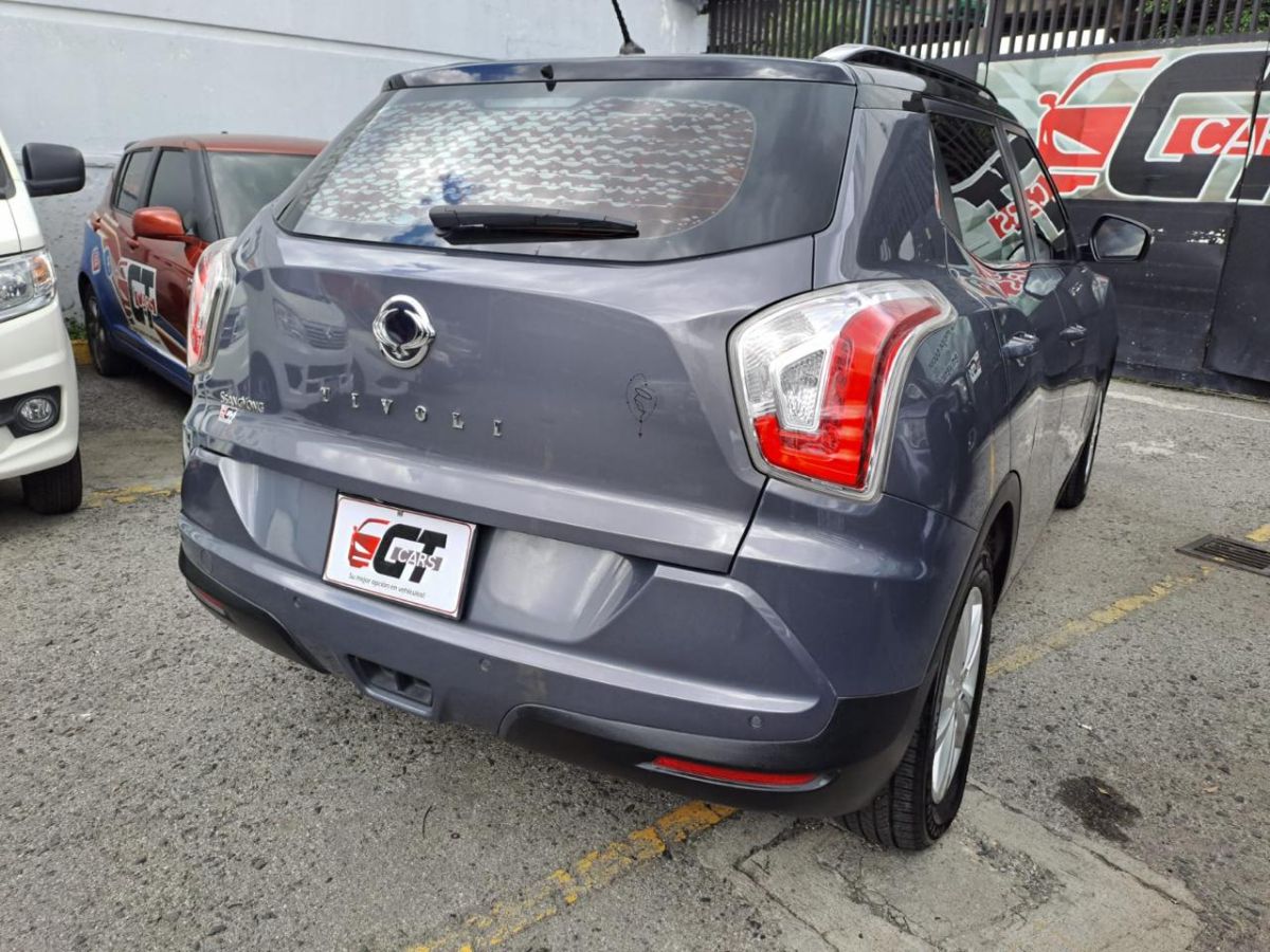 MITSUBISHI  KICKS - 2017                                        