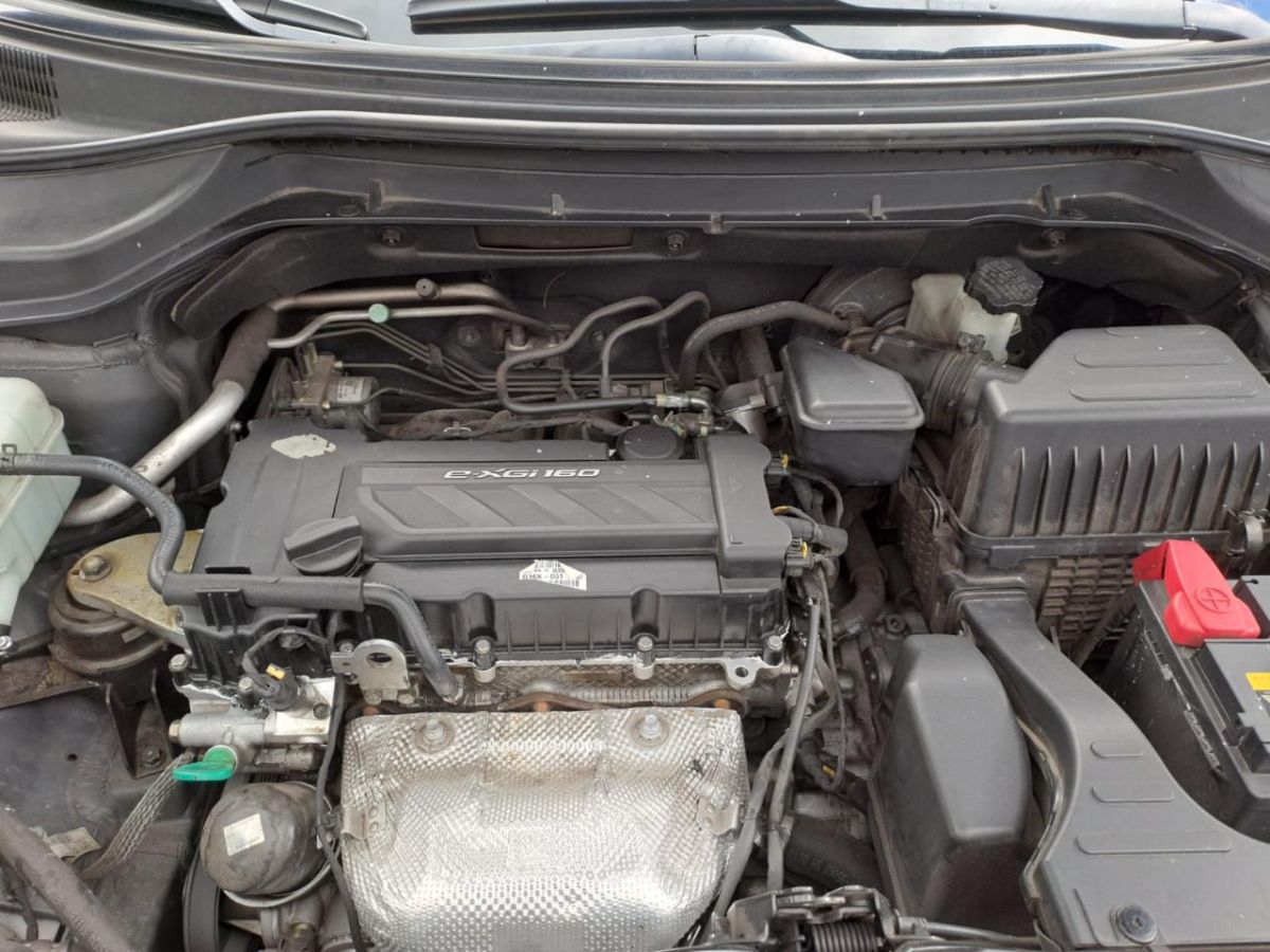 MITSUBISHI  KICKS - 2017                                        