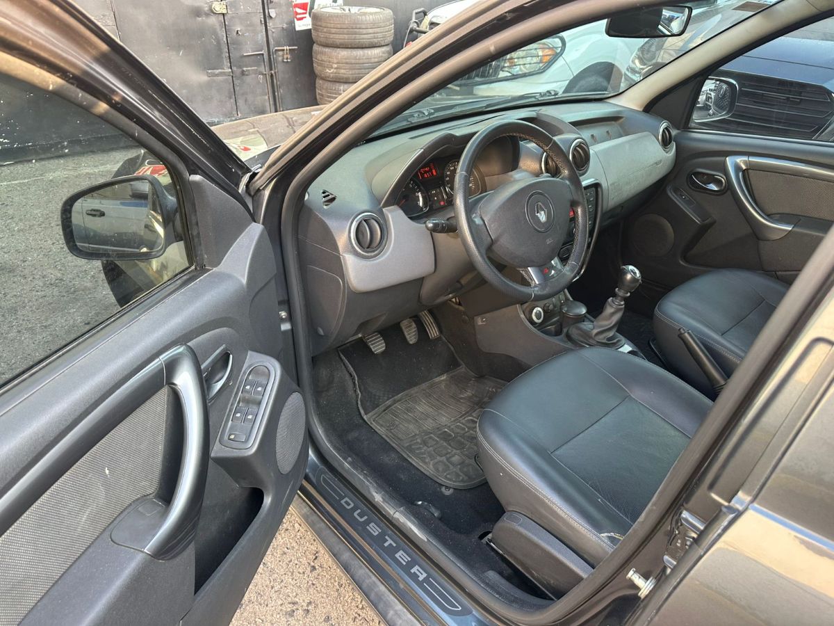 RENAULT DUSTER - 2013                                        