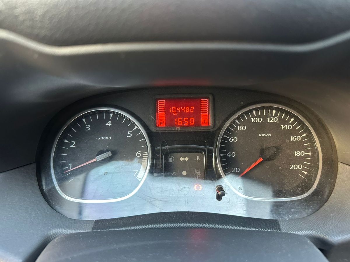 RENAULT DUSTER - 2013                                        