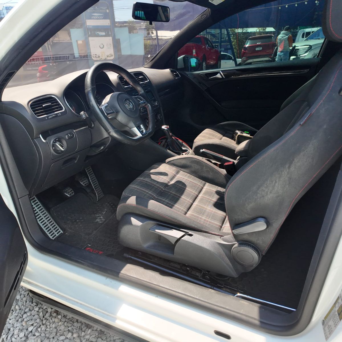 VOLKSWAGEN GTI - 2013                                        