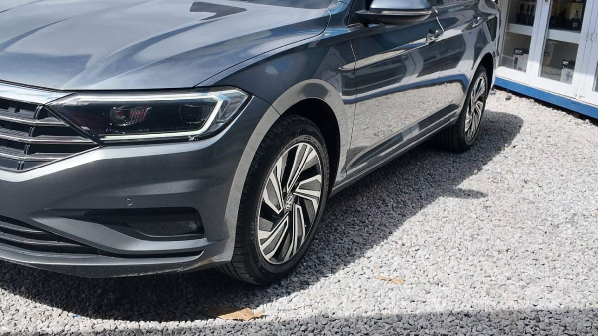 VOLKSWAGEN JETTA - 2020                                        