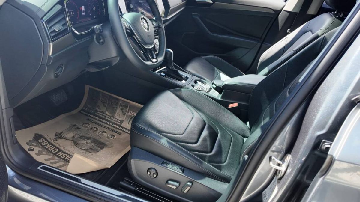 VOLKSWAGEN JETTA - 2020                                        