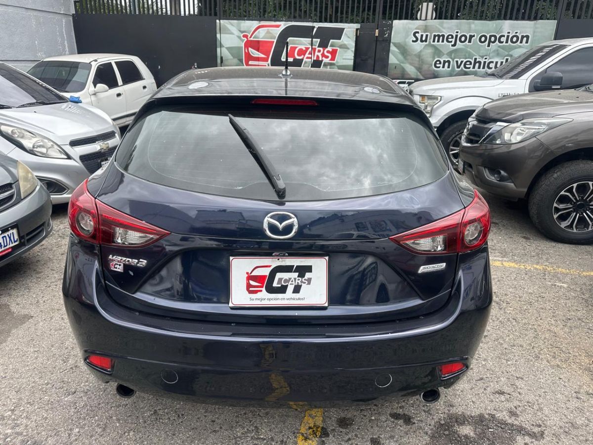 MAZDA 3 - 2014                                        