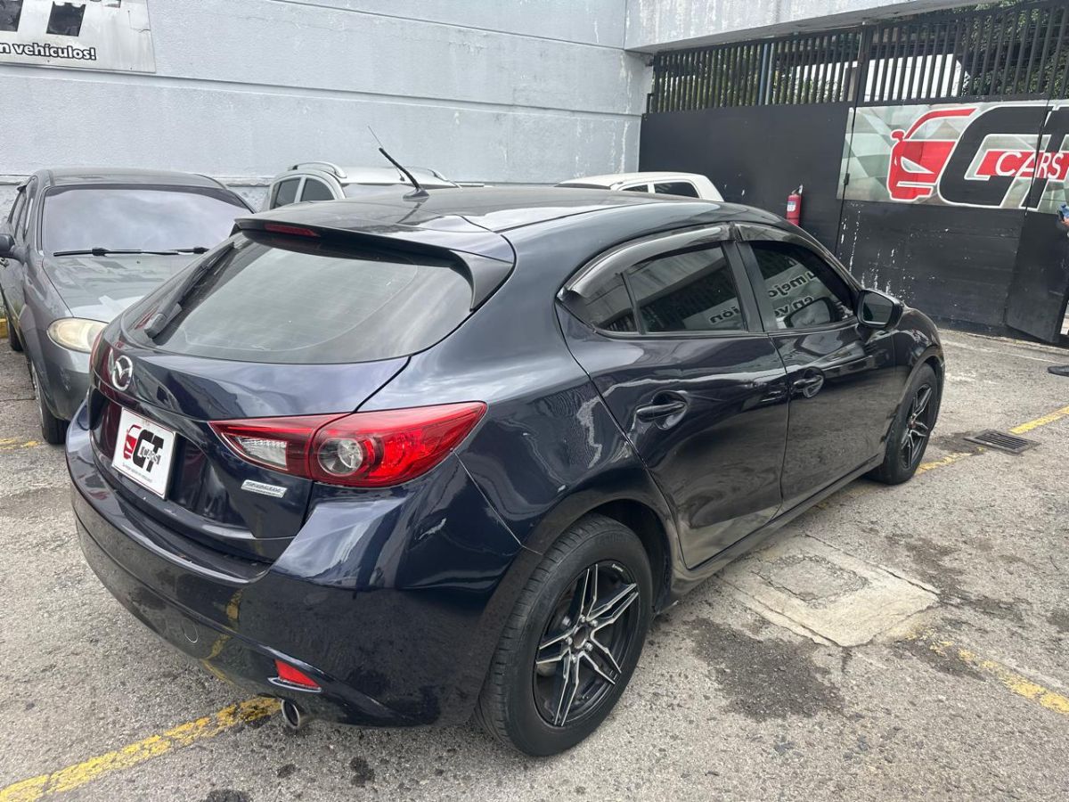 MAZDA 3 - 2014                                        