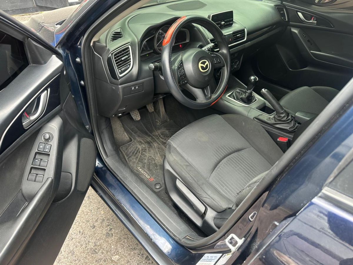MAZDA 3 - 2014                                        