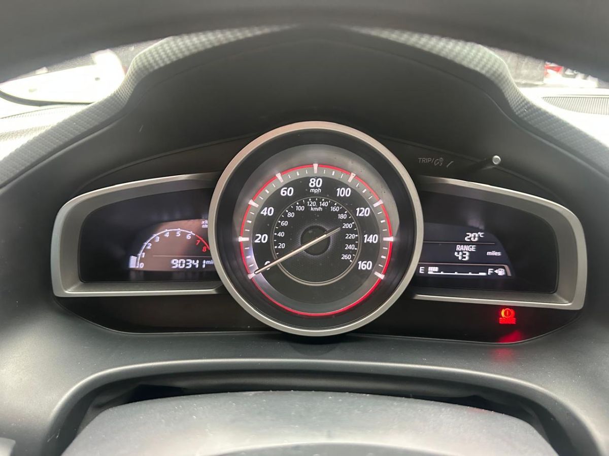 MAZDA 3 - 2014                                        