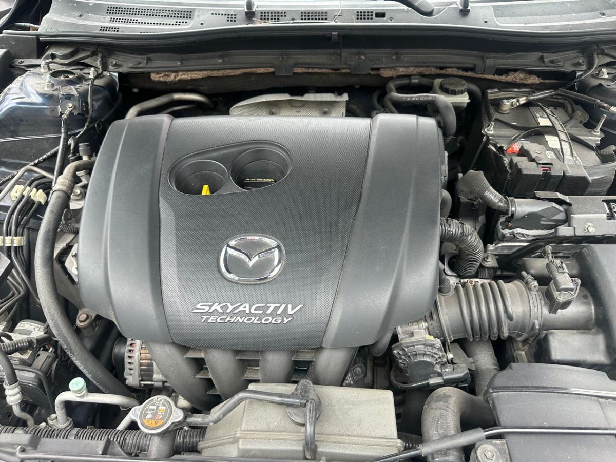 MAZDA 3 - 2014                                        