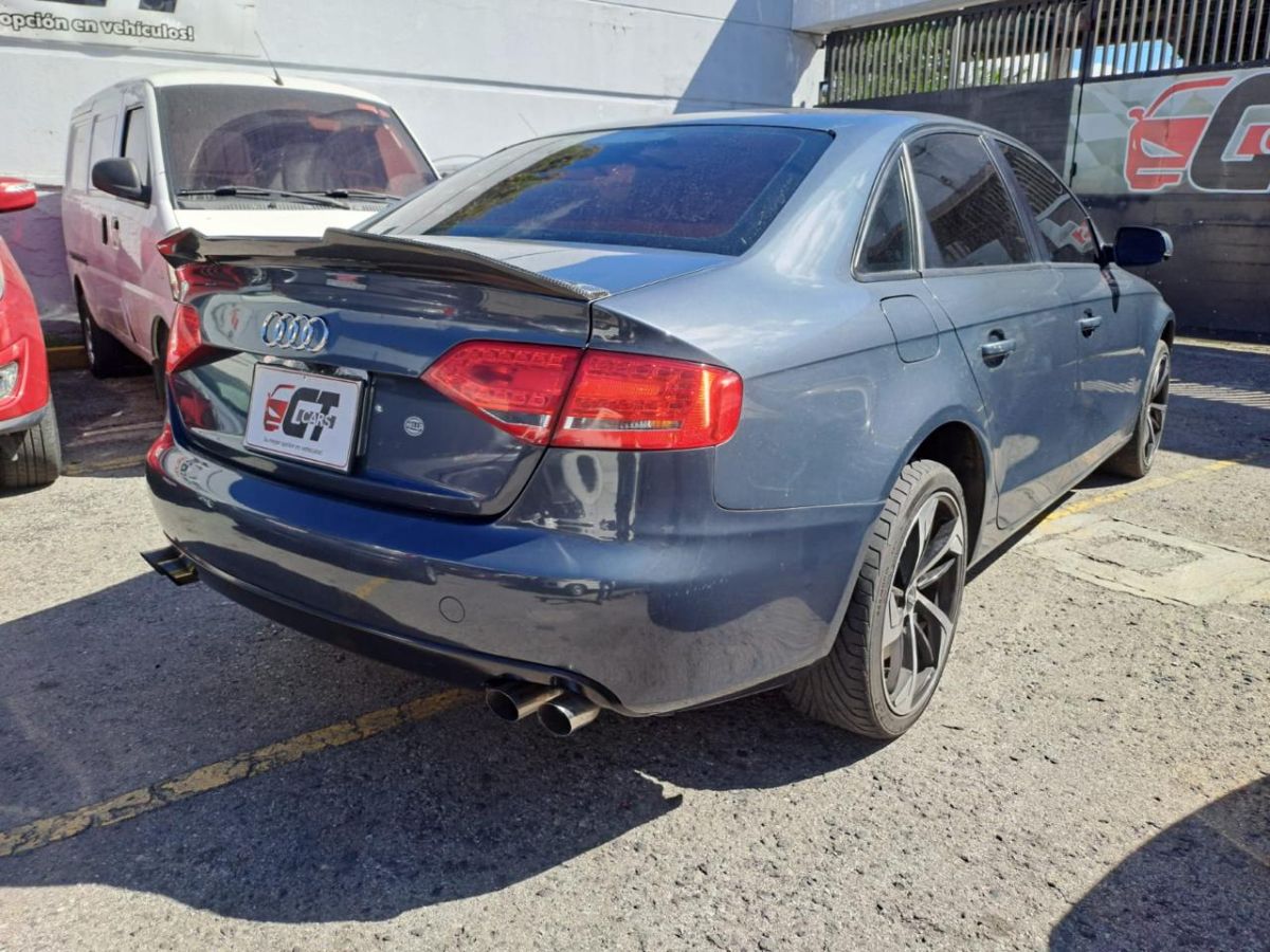 AUDI A4 - 2010                                        