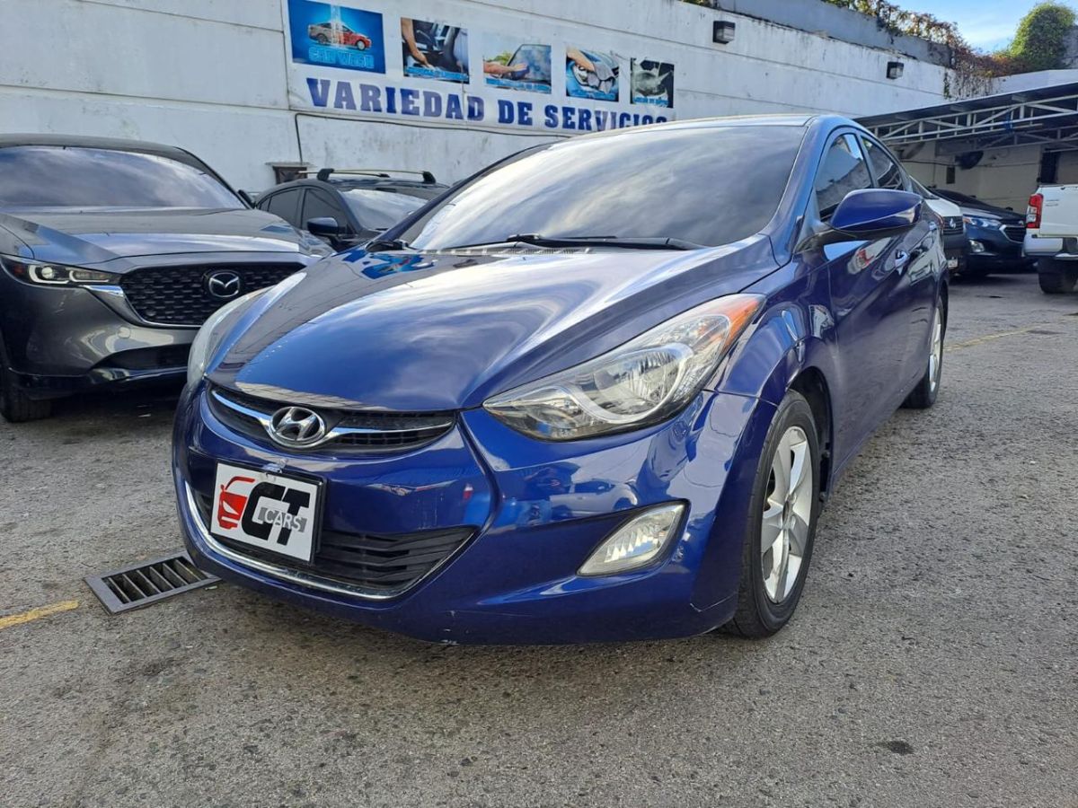 HYUNDAI ACCENT - 2012                                        