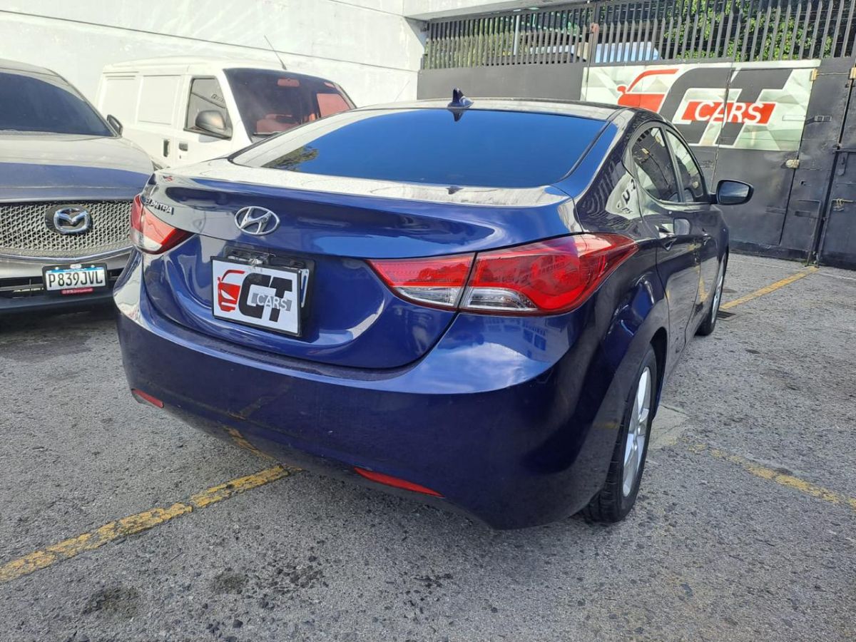 HYUNDAI ACCENT - 2012                                        
