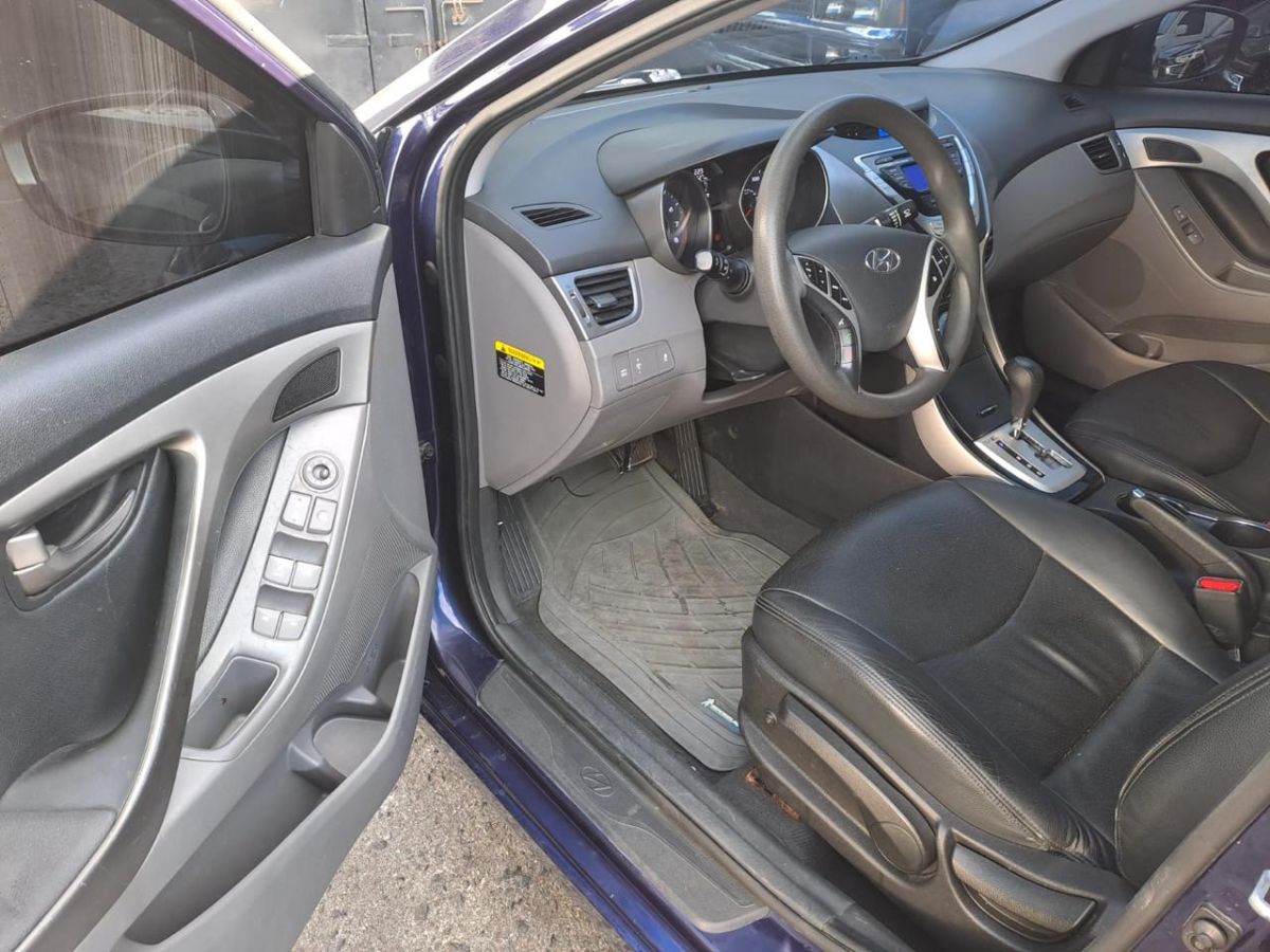 HYUNDAI ACCENT - 2012                                        