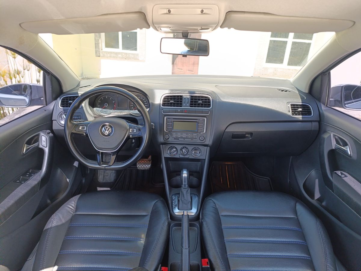 VOLKSWAGEN POLO - 2016                                        