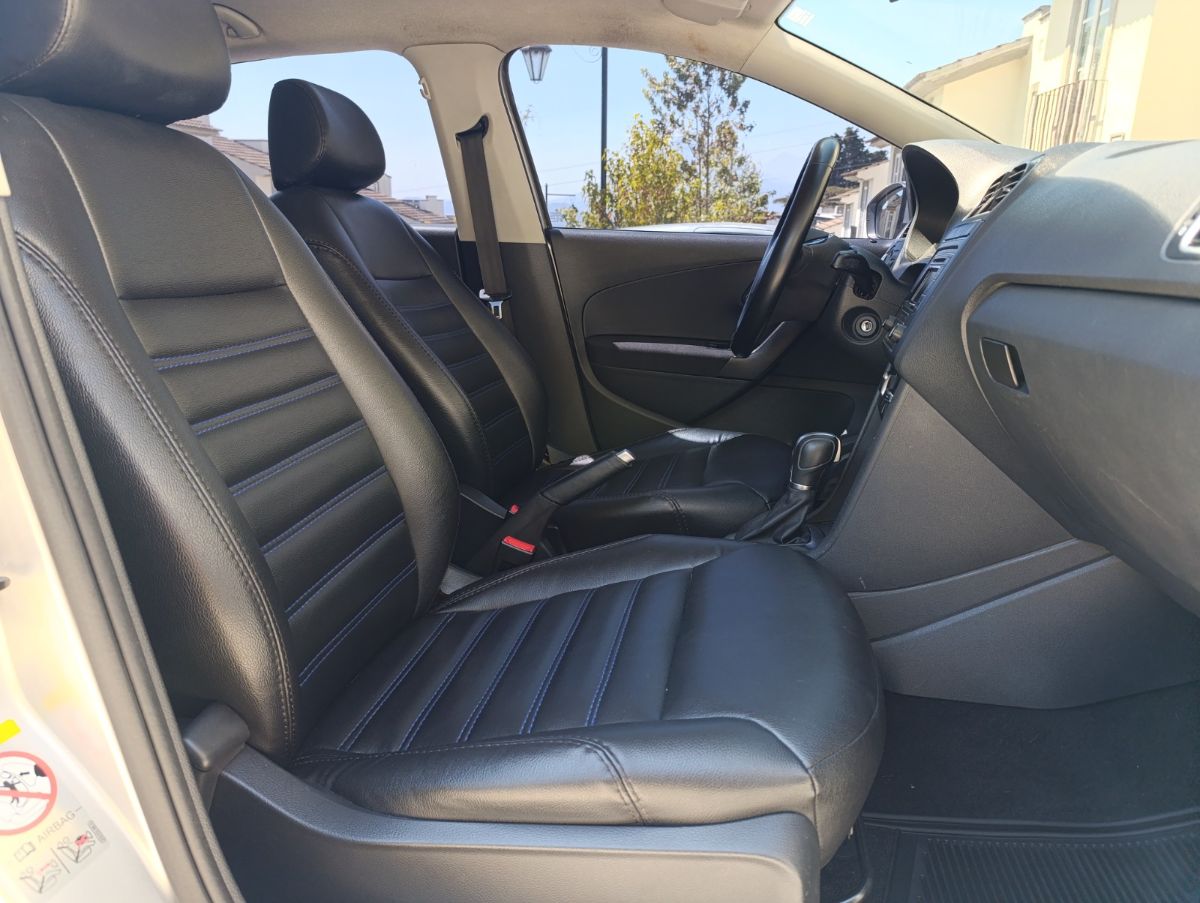 VOLKSWAGEN POLO - 2016                                        