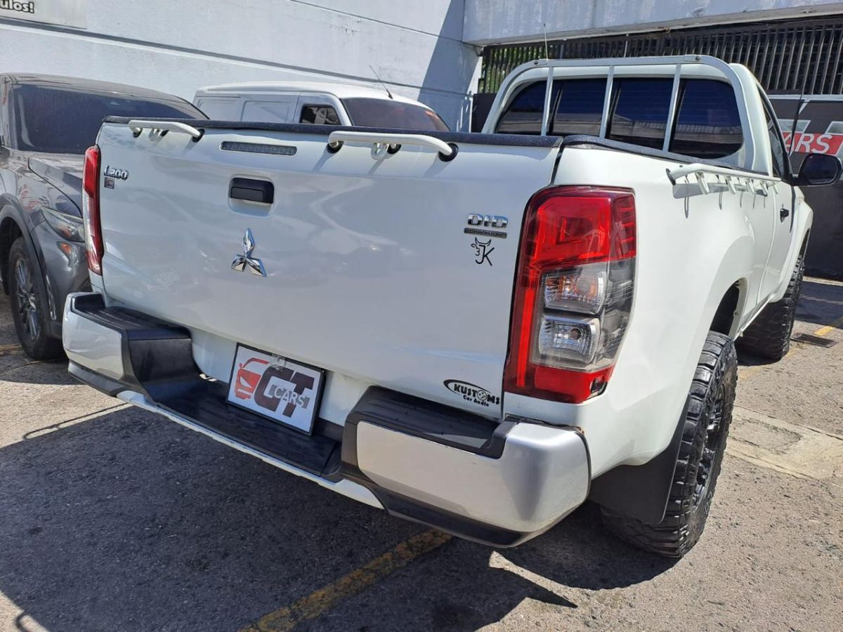 MITSUBISHI L200 - 2021                                        