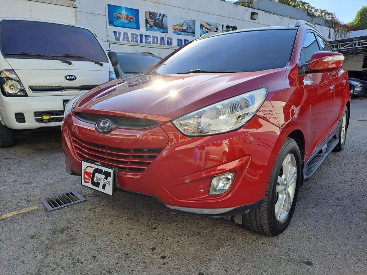 HYUNDAI TUCSON - 2012                                        