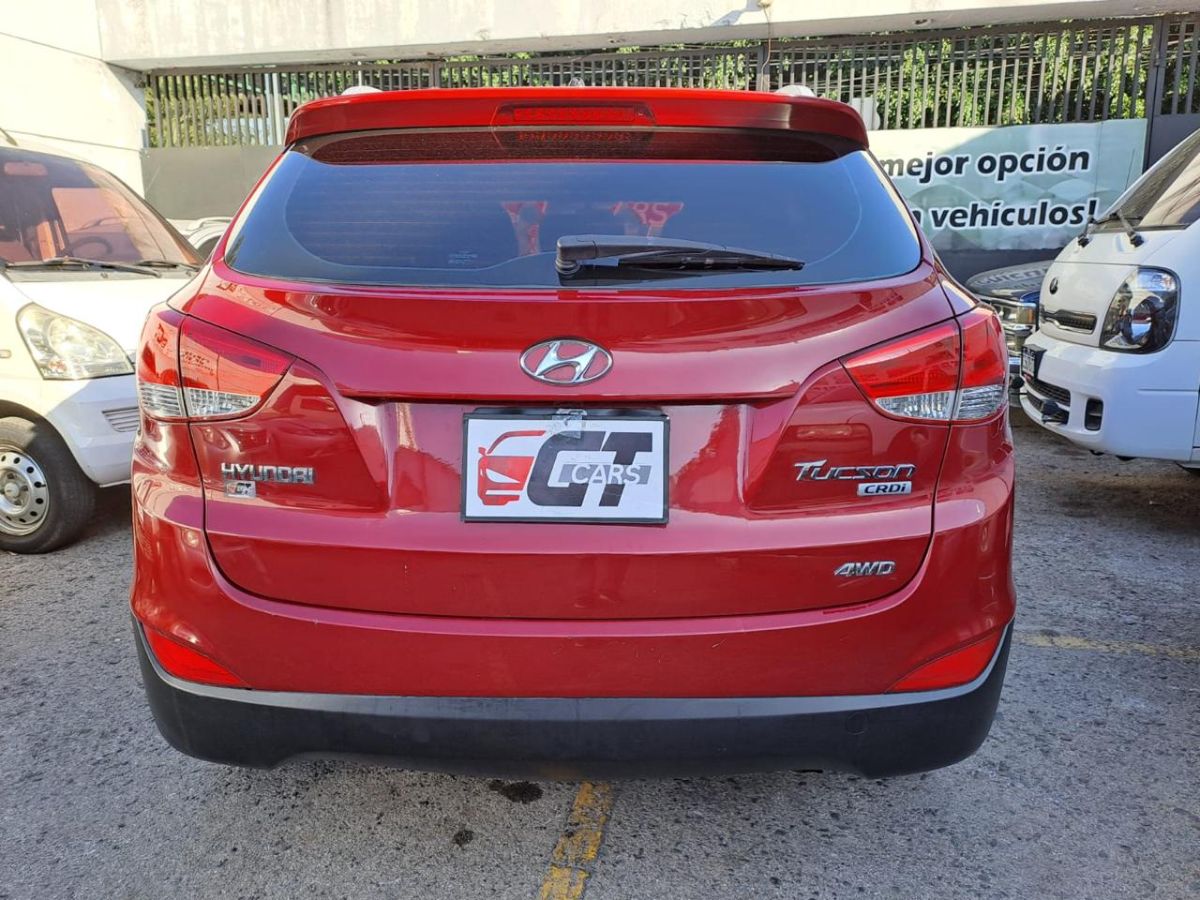 HYUNDAI TUCSON - 2012                                        