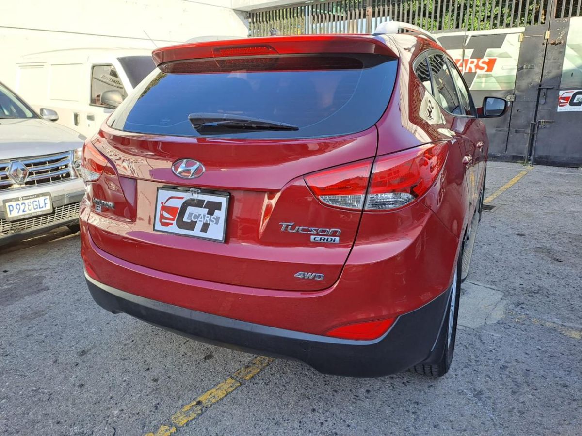 HYUNDAI TUCSON - 2012                                        